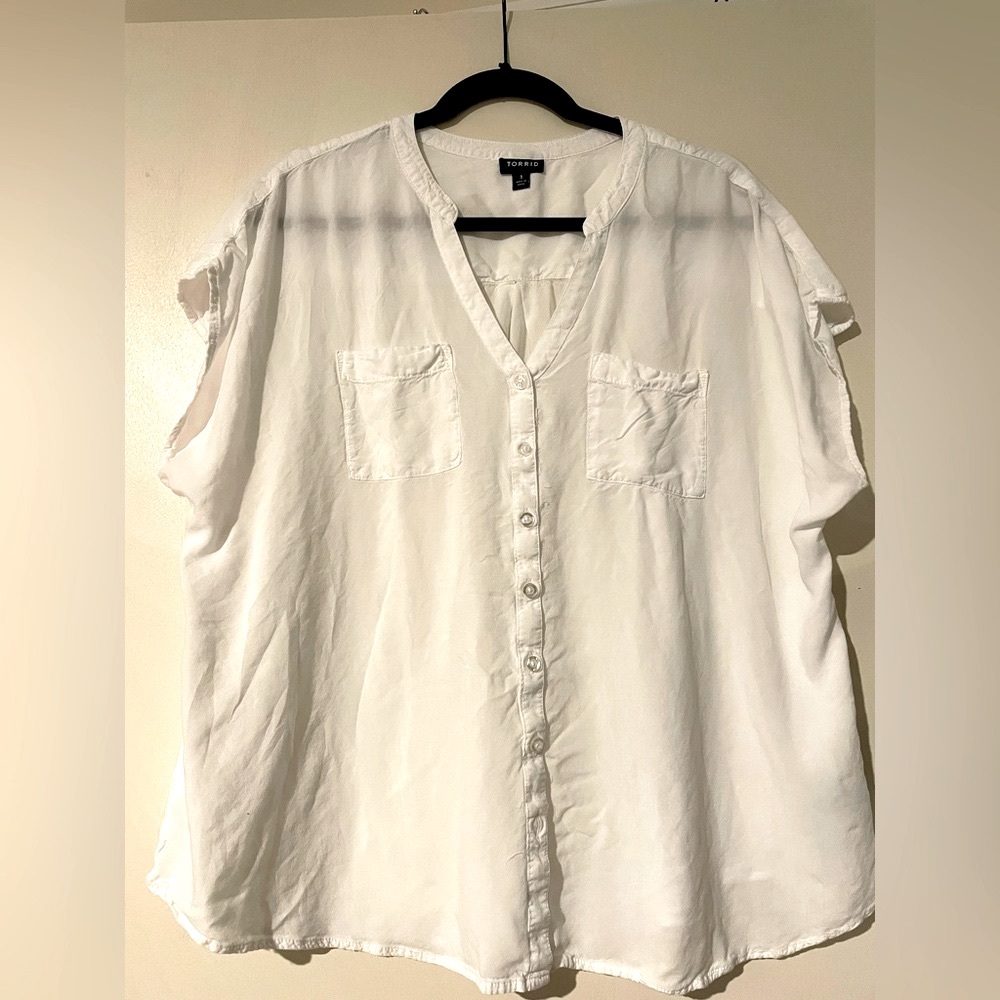 White, V neck, blouse, Torrid size 1